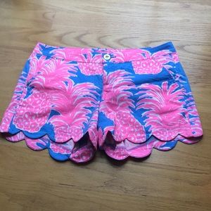 Lilly Pulitzer butter cup short size 6 pineapple